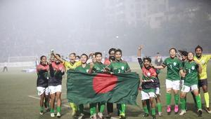 Bangladesh women win U -19 SAFF trophy