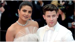 Priyanka gave the news of becoming a mother at midnight