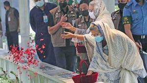 PM offers prayers at her martyred family members’ Banani graves