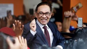 Anwar Ibrahim sworn in as Malaysia’s 10th prime minister