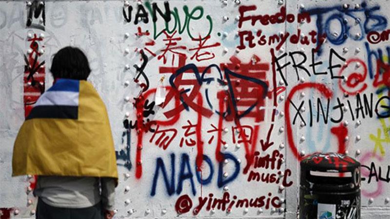 Graffiti war breaks out after Chinese Communist Party slogans