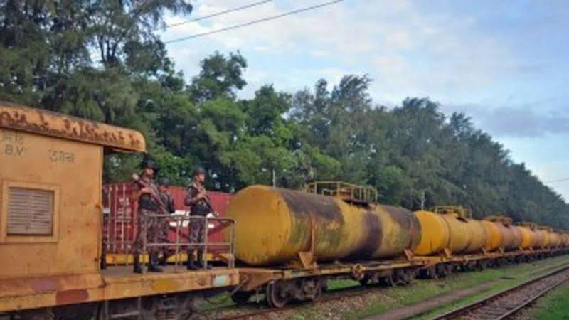বিজিবির পাহারায় সারাদেশে চলছে জ্বালানি তেলবাহী ট্রেন