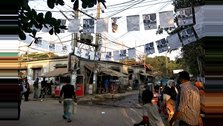 ঢাকা-১৭: রাজনীতির নায়কের কৌশলে মার খাচ্ছেন রূপালী পর্দার নায়ক