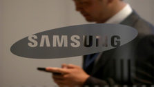Samsung forecasts 53% jump in quarterly profit