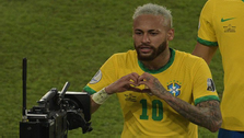 Neymar's Brazil beat Peru with 4-0 goals