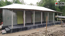 নতুন ঘর পেয়ে খুশিতে আত্মহারা ভ্যান চালক রেজাউল