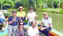 Indonesian ambassador impressed by floating guava market