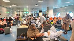 300 Bangladeshi Umrah pilgrims stranded in Cairo due to mismanagement of Egypt Air