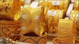 Gold prices fell by Tk. 1750 per load
