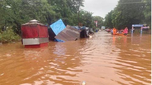 Over 100 dead as rain, landslides hit Maharashtra