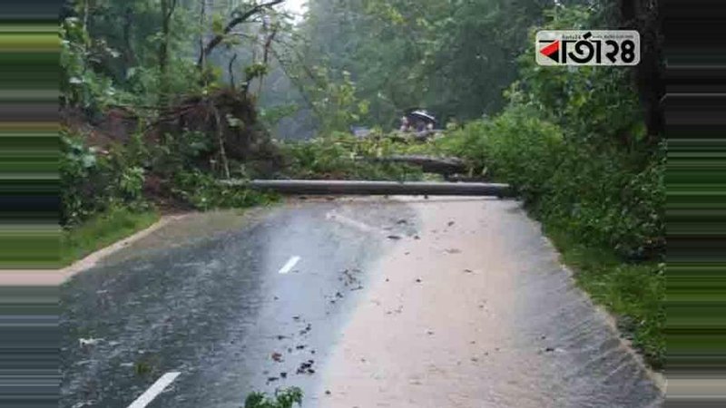 Rangamati landslide kills 2./Photo: Barta24.com