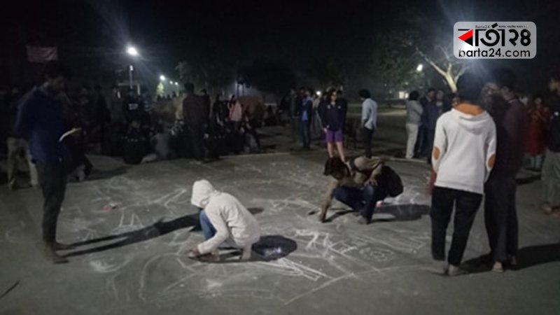 শাবিপ্রবিতে রং-তুলির আঁচড়ে শিক্ষার্থীদের প্রতিবাদ