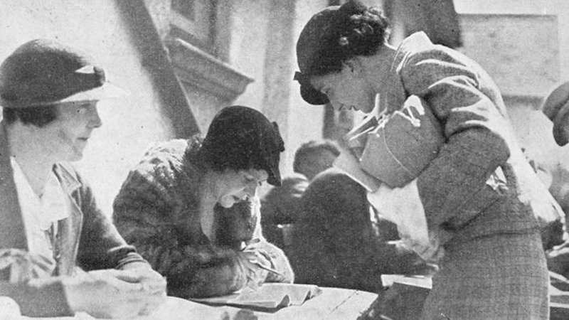 বিশ্বে প্রথম ১৮৯৩ সালে নিউজিল্যান্ডে নারীরা ভোটাধিকার পায়