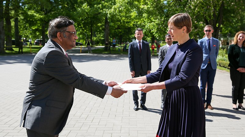 BD envoy to Estonia presents credentials to Estonian President