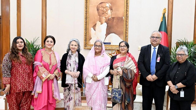 Sharmila Tagore, Mamata Shankar and Swastika Mukherjee in a private meeting with Prime Minister Sheikh Hasina