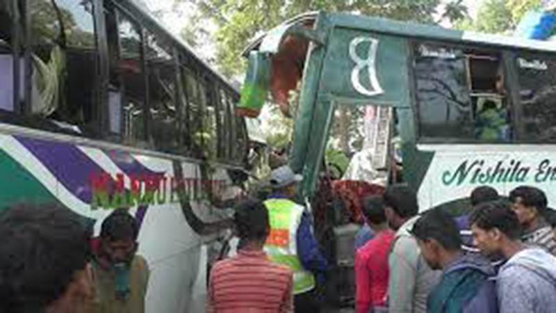7 killed, 30 injured in Natore road accident